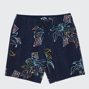 Billabong Sundays Pro Performance 19" Boardshorts Dark Blue NWT in packaging